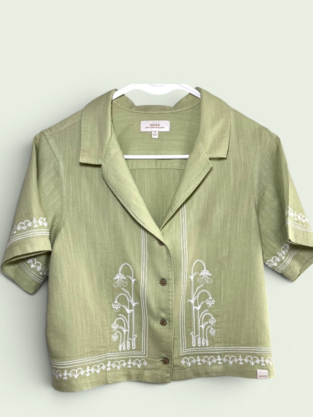 Roark Embroidered Cropped Pear Green Walk in the Woods Blouse Size S